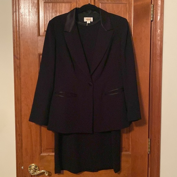 Talbots Black Dress and Structured Blazer with Notched Lapel Size 12 Petite - Picture 4 of 10